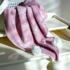 Вязаный плед покрывало Снежинка с помпонами лиловый фото 4 &mdash; МамаЭмма