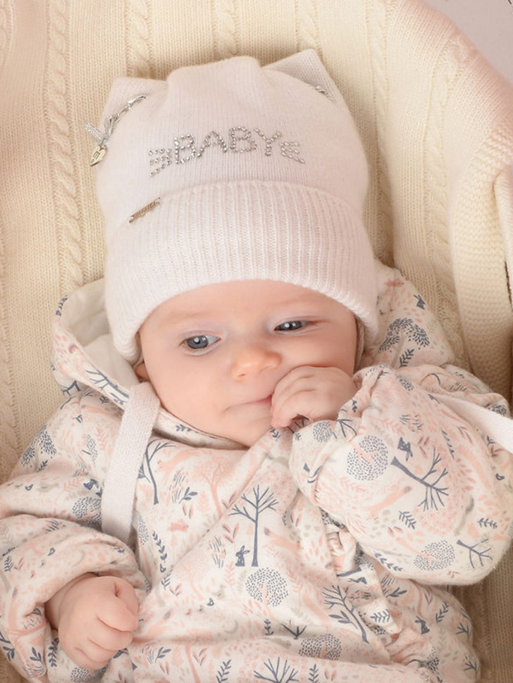 Белая шапка для малышей Миалт Неваляшка фото 1 &mdash; MamaEmma.ru