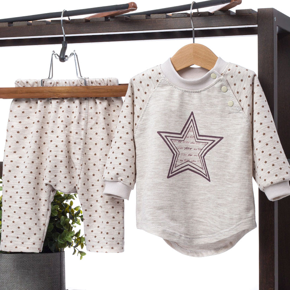 Костюм для мальчика Star бежевый (брюки и футболка) размер 74 фото 1 &mdash; MamaEmma.ru